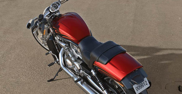 V-Rod Muscle Modell 2016 in Velocity Red Sunglo & Black V-Rod Muscle Modell 2016 in Velocity Red Sunglo & Black