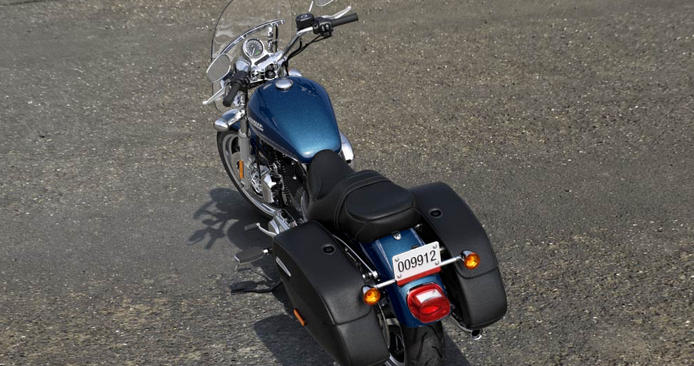 Sportster Super Low 1200 T Modell 2016 in Cosmic Blue Pearl