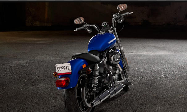 Sportster XL 883 SuperLow Modell 2016 in Superior Blue