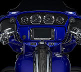 CVO Street Glide / In die Verkleidung integrierte Instrumente