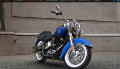 Softail Deluxe Modell 2017 in Superior Blue