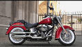 Softail Deluxe Modell 2017 in Velocity Red Sunglo