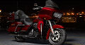 Road Glide Ultra Modell 2017 in Mysterious Red Sunglo & Velocity Red Sunglo