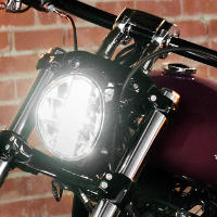 Softail Breakout / Mehr Sicherheit: ABS & LED-Beleuchtung