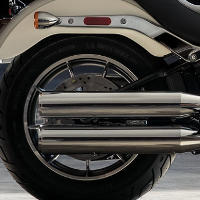 Softail Low Rider / Hardtail-Optik bei verdeckter Federung