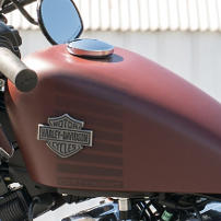 Sportster Forty-Eight / Peanut-Tank. Tiefer Sitz. Rasten vorverlegt