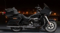 Road Glide Ultra Modell 2018 in Vivid Black