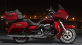 Road Glide Ultra Modell 2018 in Wicked Red / Twisted Cherry