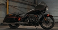 CVO Road Glide Modell 2018 in Black Earth & Vivid Black
