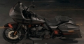 CVO Road Glide Modell 2018 in Black Earth & Vivid Black
