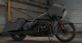 CVO Road Glide Modell 2018 in Gunship Gray