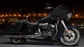 Road Glide Modell 2018 in Vivid Black