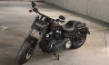Softail Fat Bob Modell 2018 in Vivid Black Softail Fat Bob Modell 2018 in Vivid Black