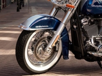 Softail Deluxe / Speichenrder mit Weiwandreifen