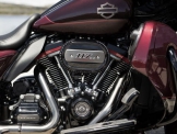 CVO Street Glide / Motor: Milwaukee-Eight Twin-Cooled 117