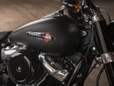 Softail Slim / Selbstbewusst, agil und dunkel