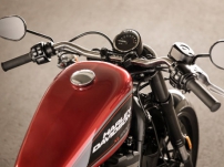 Sportster XL 1200 Roadster / Niedriger, flacher Lenker mit digitalem Tacho