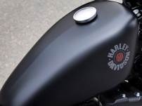 Sportster XL 883 Iron / Von der Kunst der Strasse inspiriert