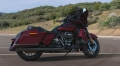 CVO Street Glide Modell 2019 in Black Forest & Wineberry