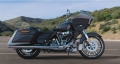 CVO Road Glide Modell 2019 in Lightning Silver & Charred Steel With Black Hole