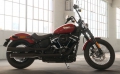 Softail Street Bob Modell 2019 in Wicked Red / Twisted Cherry