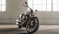 Softail Breakout Modell 2019 in Bonneville Salt Pearl