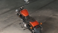 Softail Breakout Modell 2019 in Scorched Orange / Black Denim