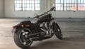 Softail Breakout Modell 2019 in Vivid Black