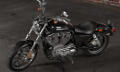 Sportster XL 883 SuperLow Modell 2019 in Vivid Black