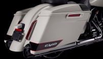 CVO Road Glide / Gestreckte, schlanke Seitenkoffer