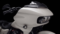 CVO Road Glide / Rahmenfeste Sharknose-Verkleidung