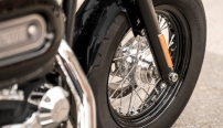 Sportster XL 1200 Custom / Schwarze Stahl&shyspeichenrder