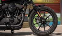 Sportster Iron 1200  / 9-Speichen-Leicht&shymetall-Gussrder