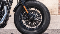 Sportster Forty-Eight / Bullige Front, breites Vorderrad