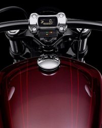 Softail Breakout 114 / Digitalanzeige in der Lenkerklemme