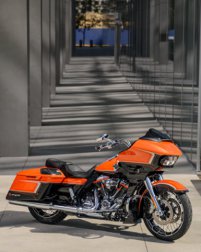 CVO Road Glide / Custom-Touring-Stil von vorn bis hinten ... 