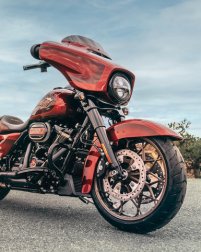 Anniversary Street Glide Special / Bronzefarbene Prodigy-Rder