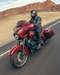 Anniversary Street Glide Special / High-Performance Federung