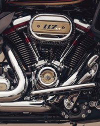 Anniversary CVO Road Glide LTD / Power des Milwaukee-Eight 117